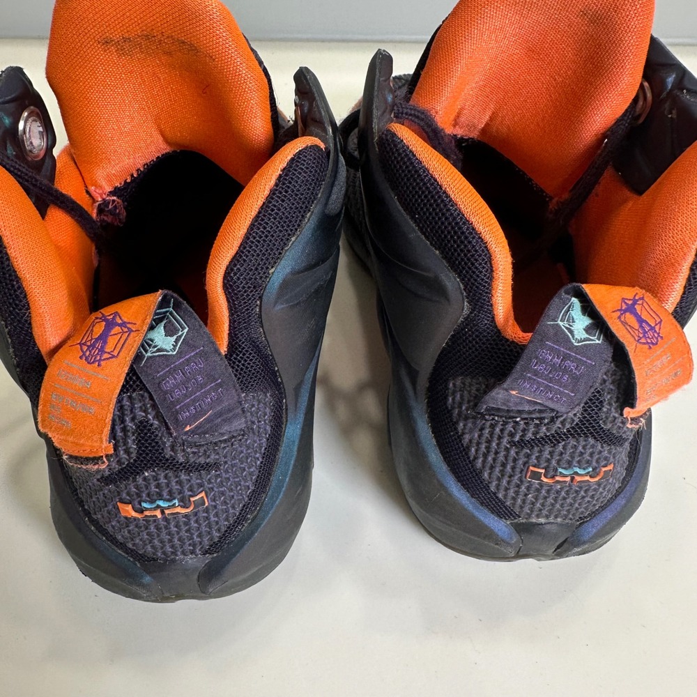 Nike LeBron 12 Instinct‎ Cave Purple Hyper Crimson 685181-500 Kids Size 6Y - Picture 4 of 8